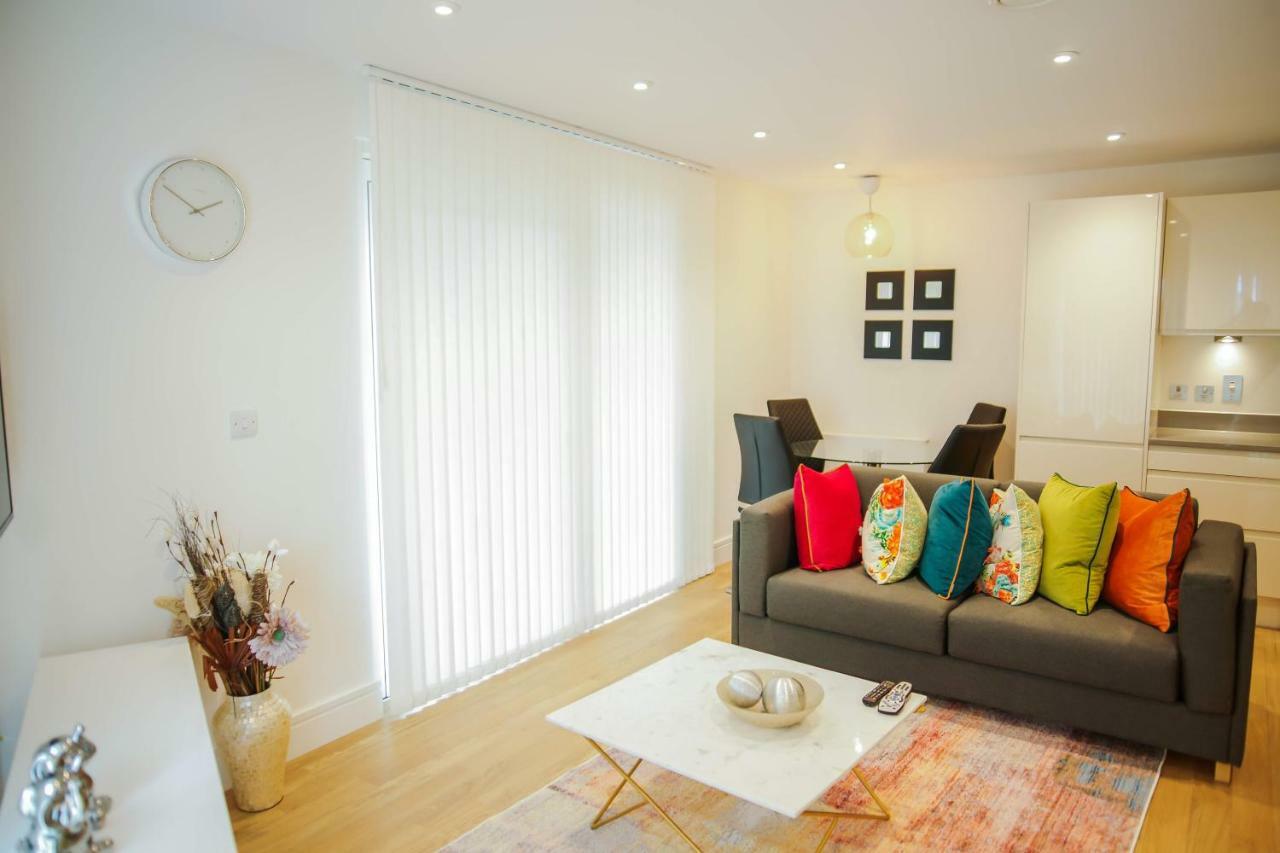 Executive 2 Bed Apartment Londra Esterno foto
