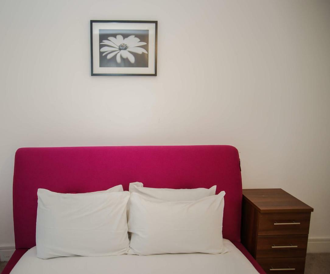Executive 2 Bed Apartment Londra Esterno foto