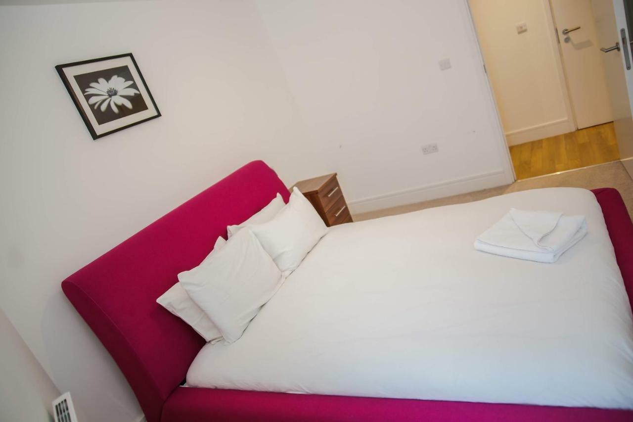 Executive 2 Bed Apartment Londra Esterno foto