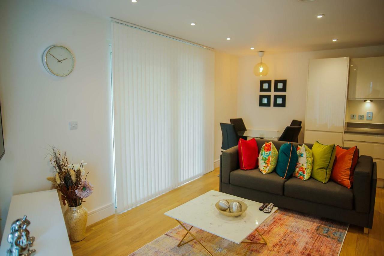 Executive 2 Bed Apartment Londra Esterno foto