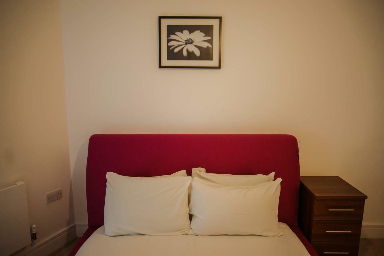 Executive 2 Bed Apartment Londra Esterno foto